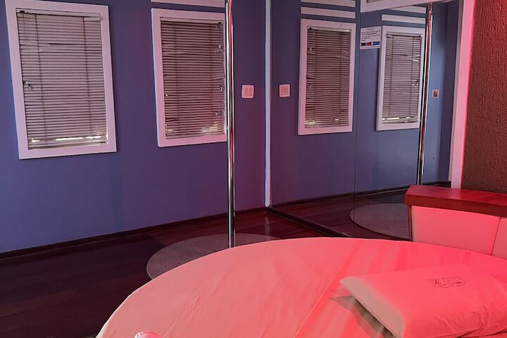Room 32 of 118
