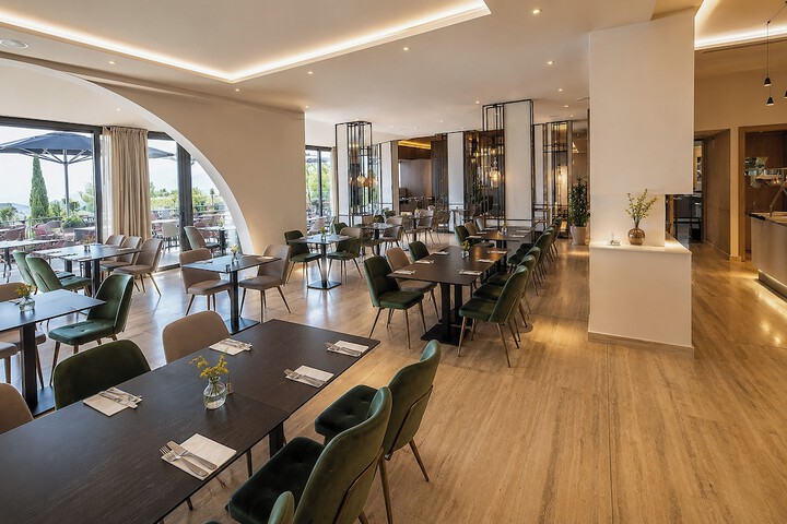 Dining 54 of 70