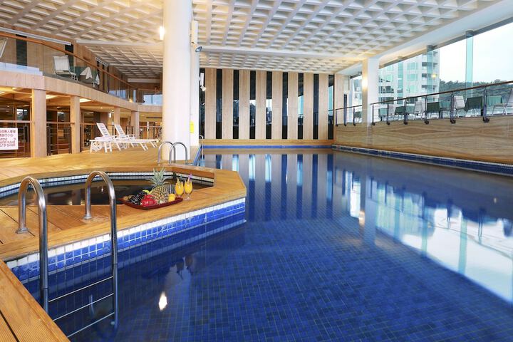 Pools & Facilities