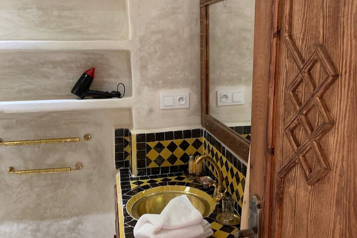 Room 45 of 62