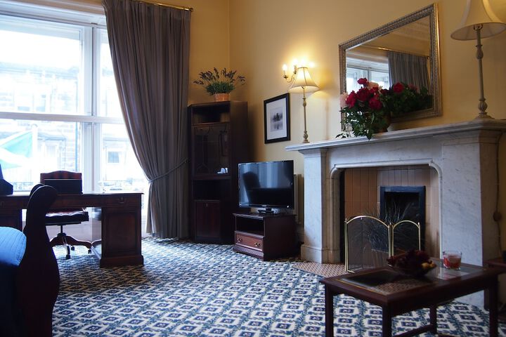 Room 33 of 84