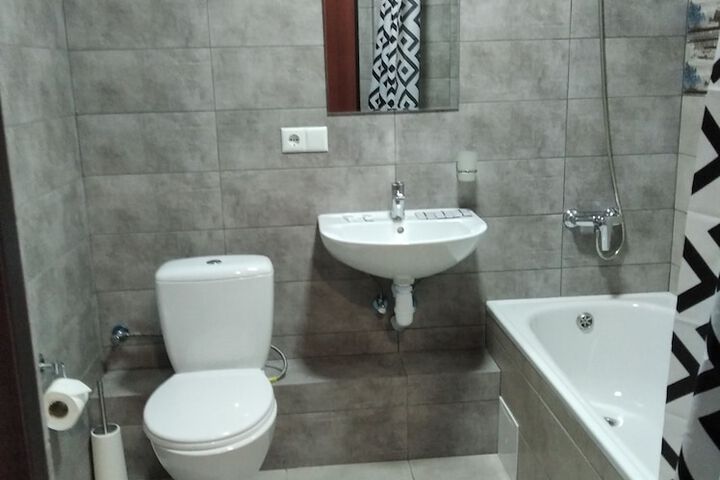 Room 35 of 61