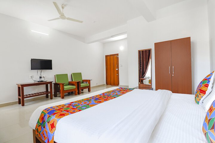 Room 13 of 28