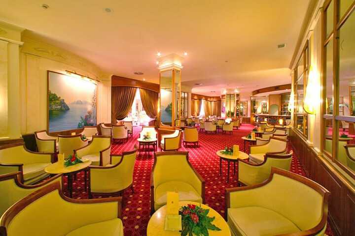 Entrance & Lobby
