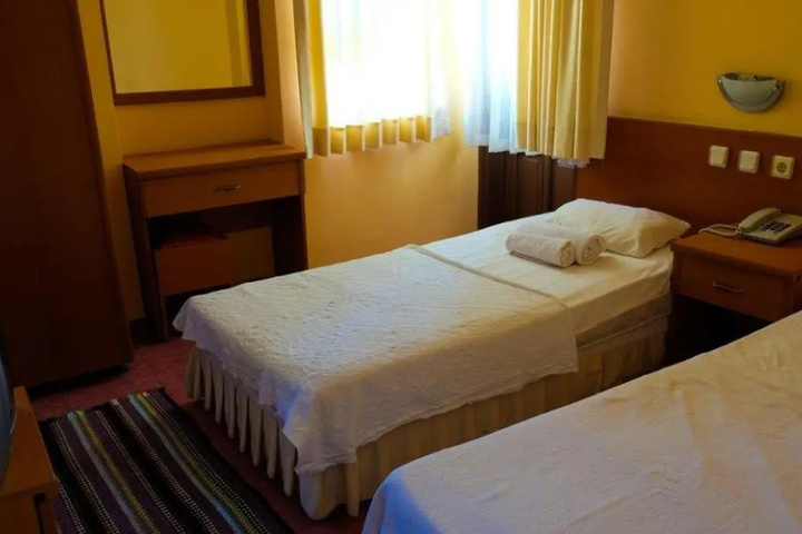 Room 3 of 13