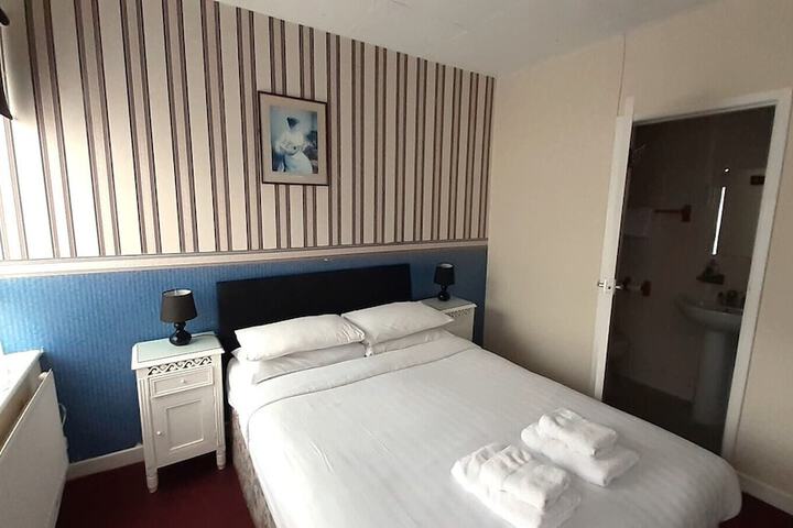 Room 12 of 24