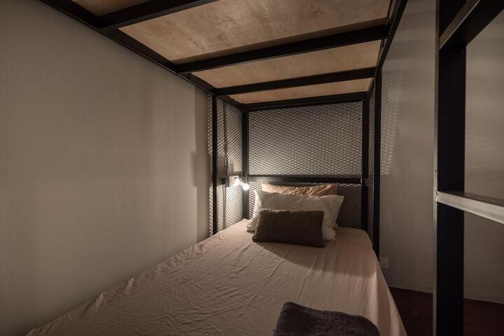 Room 25 of 65