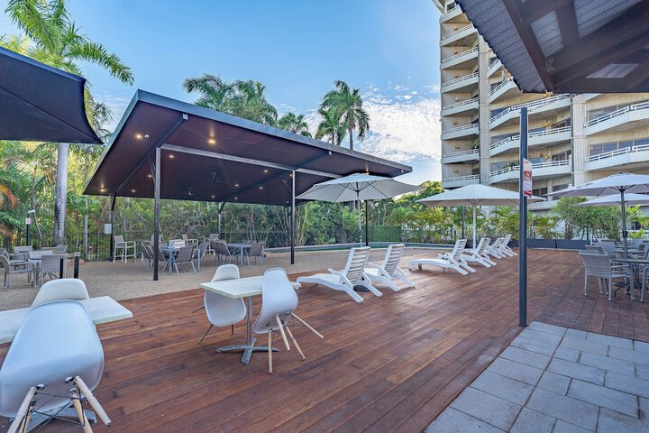 Sundeck 50 of 52