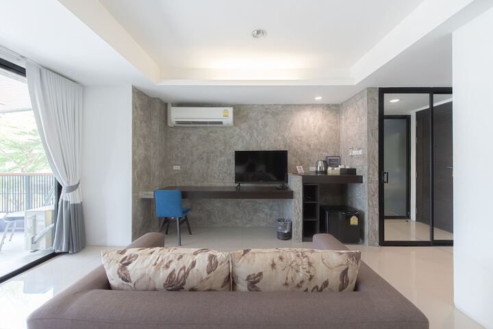 Room 30 of 146