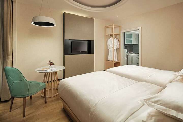 Room 27 of 63