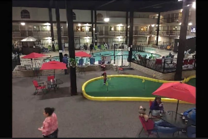 Mini-golf