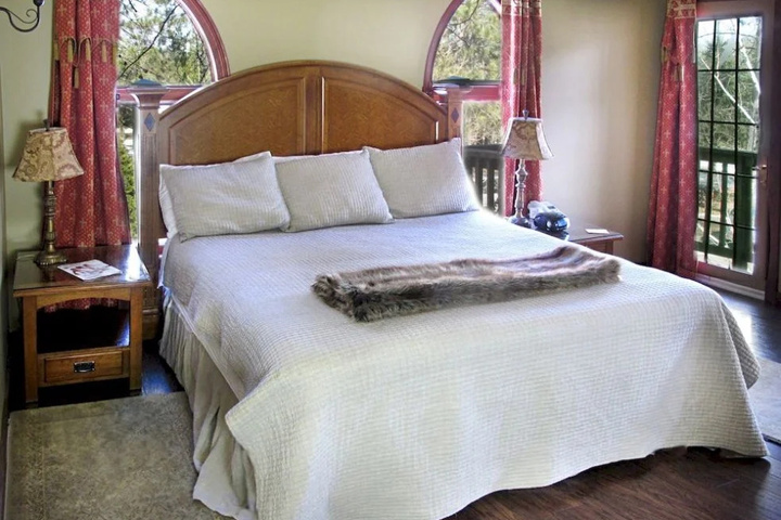 Room 2 of 13