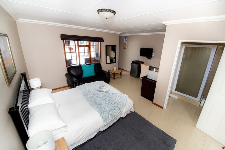 Room 6 of 30