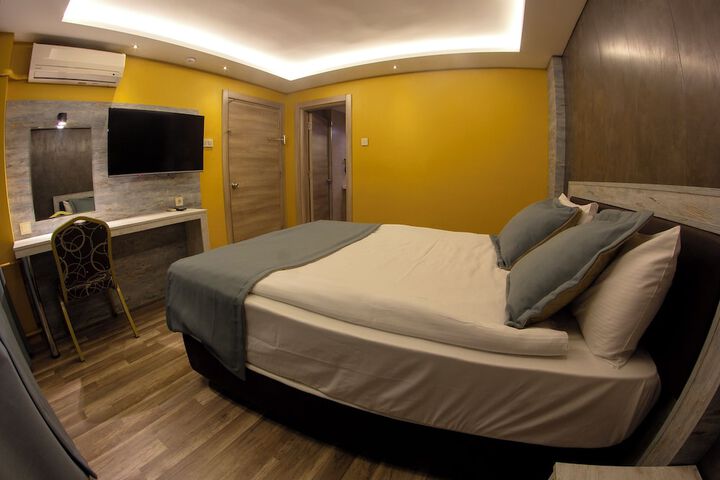 Room 27 of 101