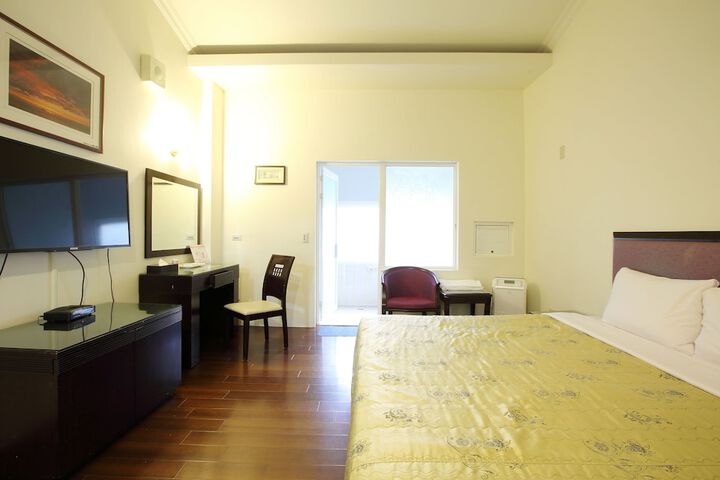 Room 12 of 33