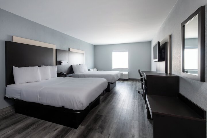 Room 10 of 20