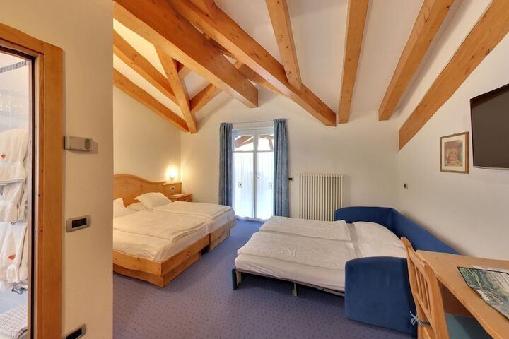 Room 8 of 30
