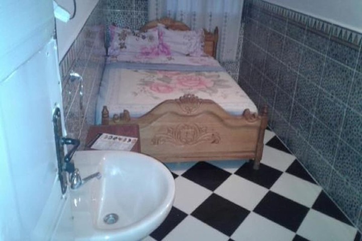 Room 6 of 53