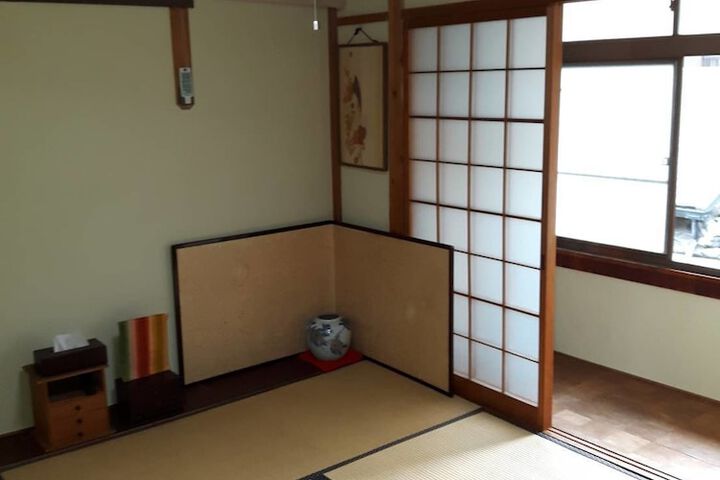 Room 9 of 29