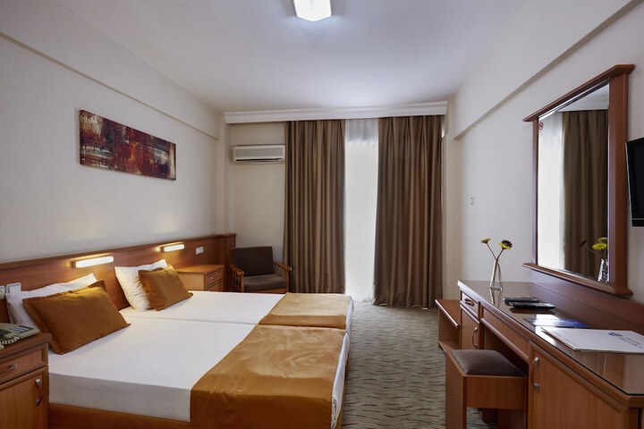 Room 16 of 111