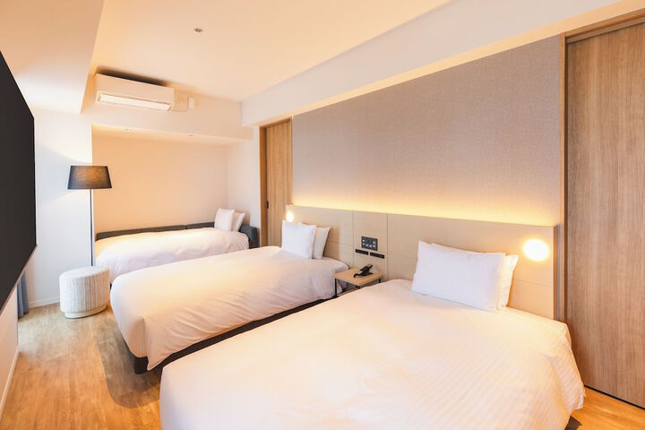 Room 28 of 53