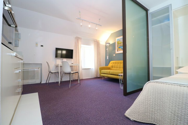 Room 13 of 49
