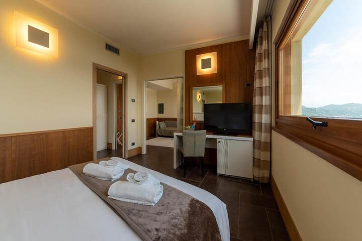 Room 10 of 52