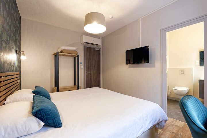 Room 10 of 60