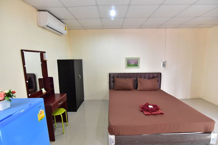 Room 18 of 27