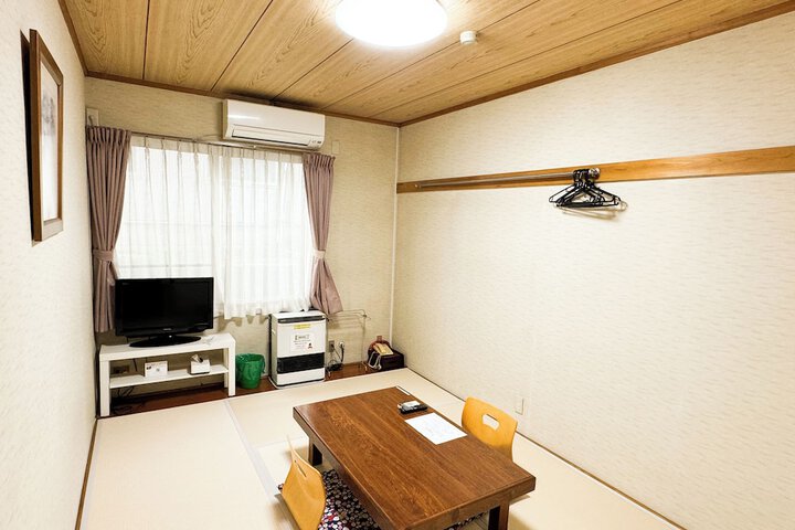 Room 10 of 30