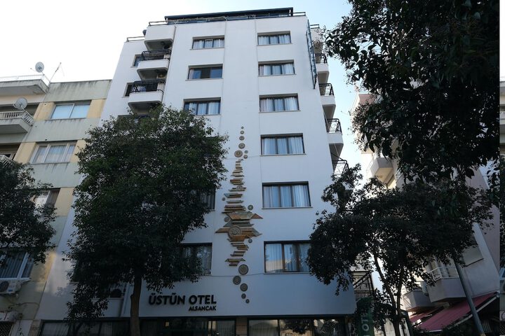 Hotel Entry