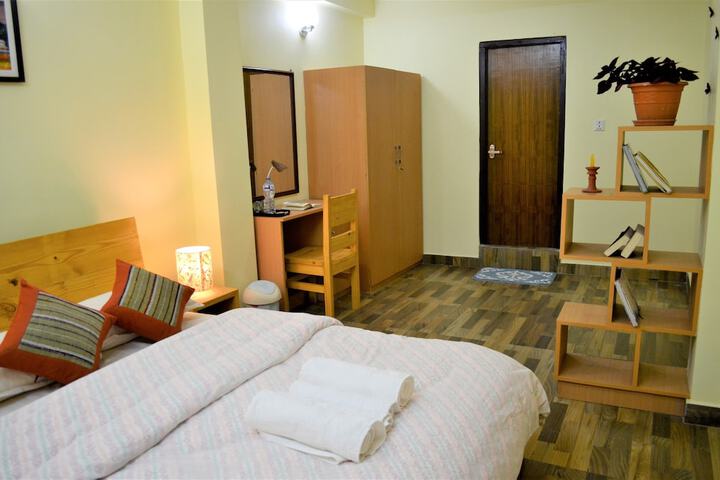 Room 6 of 48