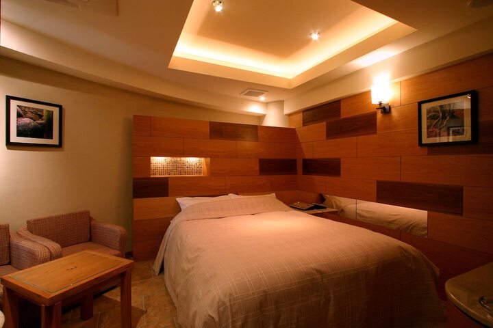Room 6 of 29