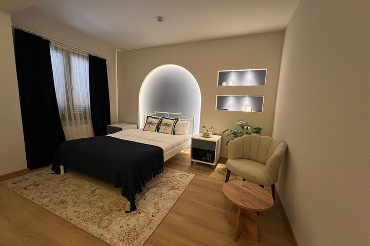 Room 4 of 35