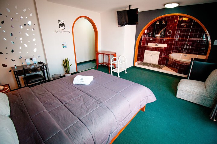 Room 15 of 36