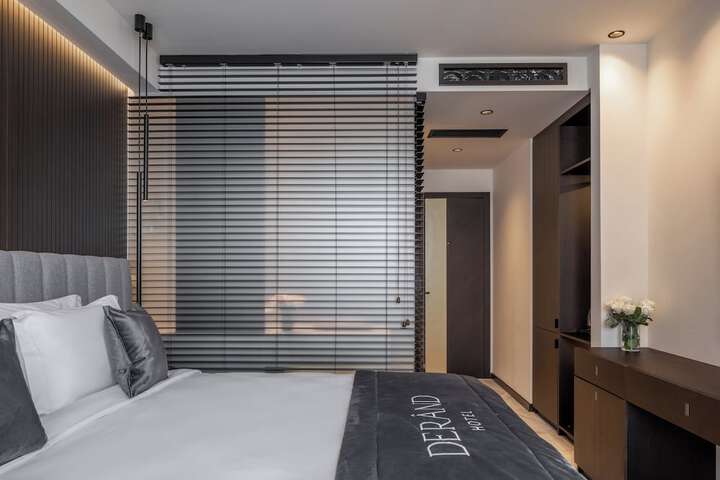Room 6 of 48