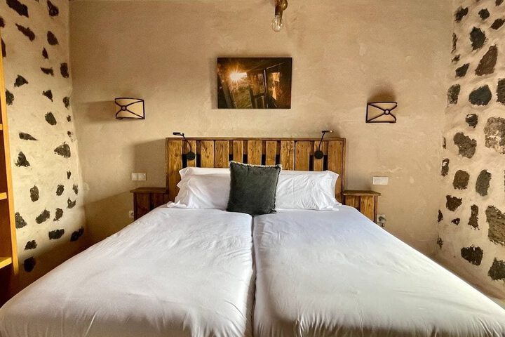 Room 13 of 40