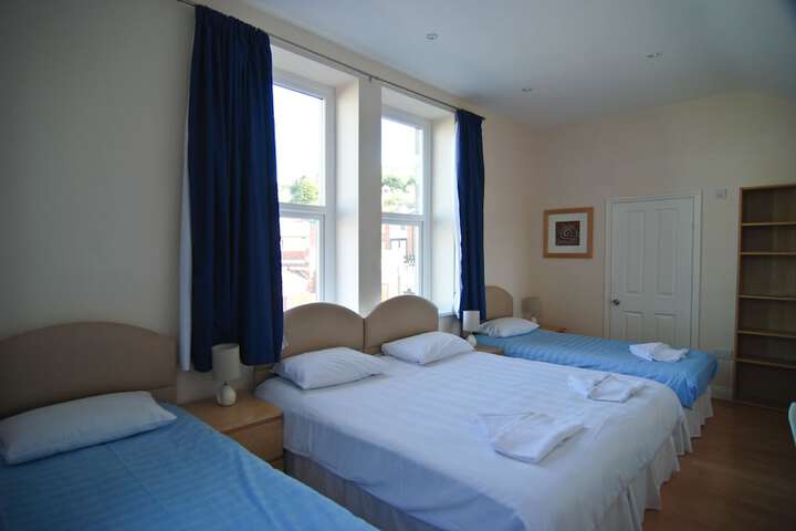 Room 2 of 39