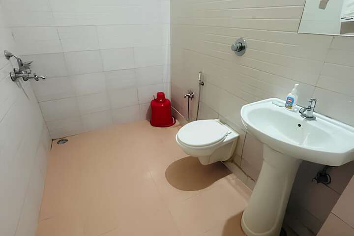 Room 16 of 19