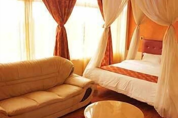 Room 14 of 26