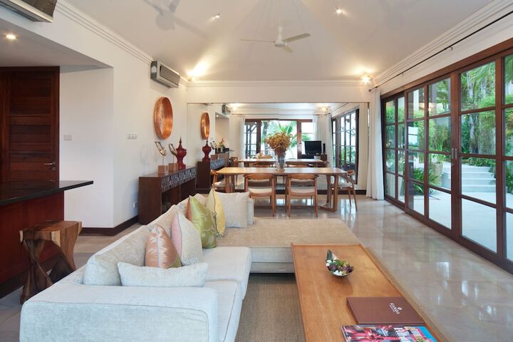Room 24 of 76