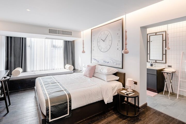 Room 43 of 118