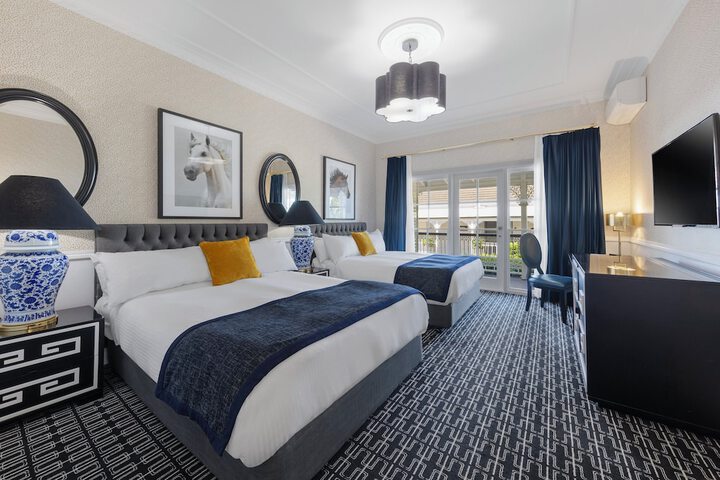 Room 27 of 104