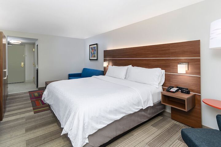 Suite King Size Bed (2 of 11)