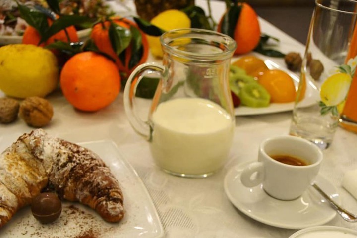 Breakfast/Coffee Service 21 of 50
