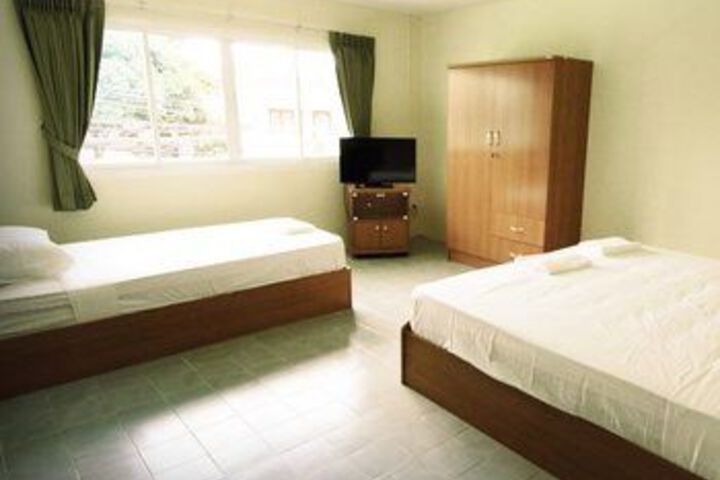 Room 21 of 34