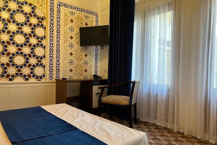 Room 10 of 25