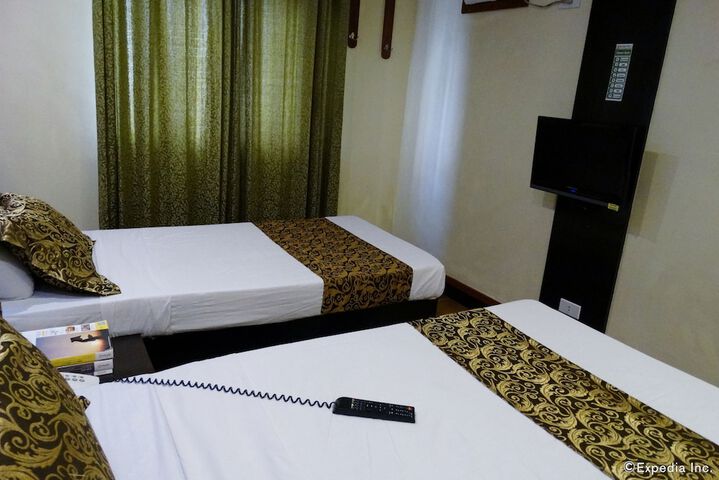 Room 35 of 104