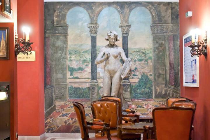 Entrance & Lobby