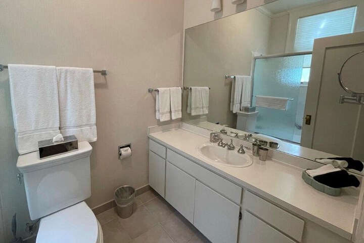 Room 15 of 21